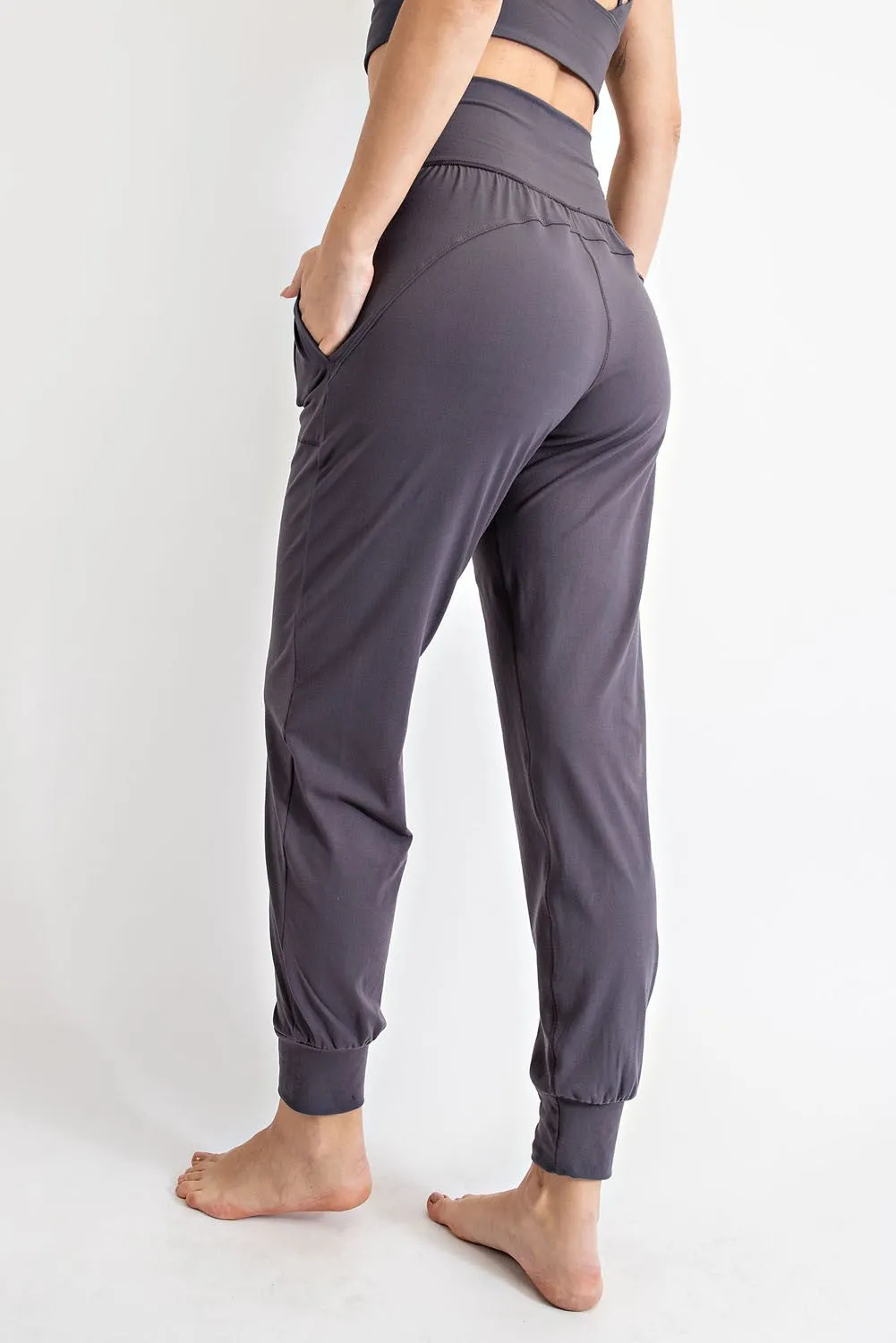 JANELLE JOGGER