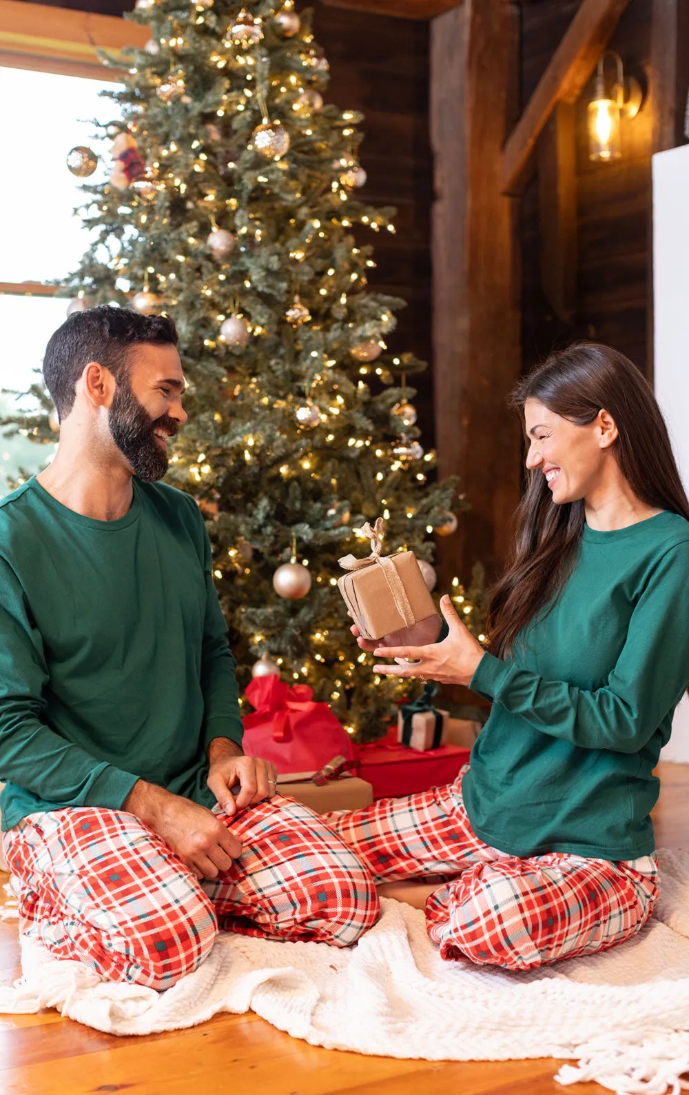 Modern Plaid Pullover Women's Pajamas - Family Set